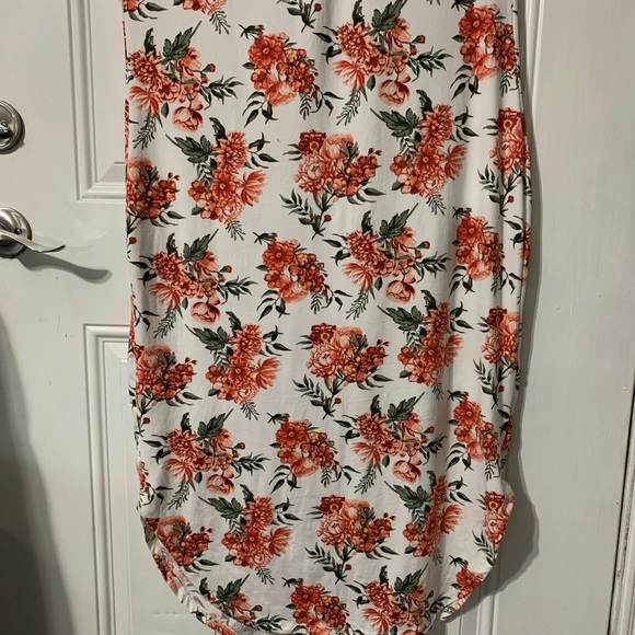 Floral pattern dress. - Picture 5 of 7